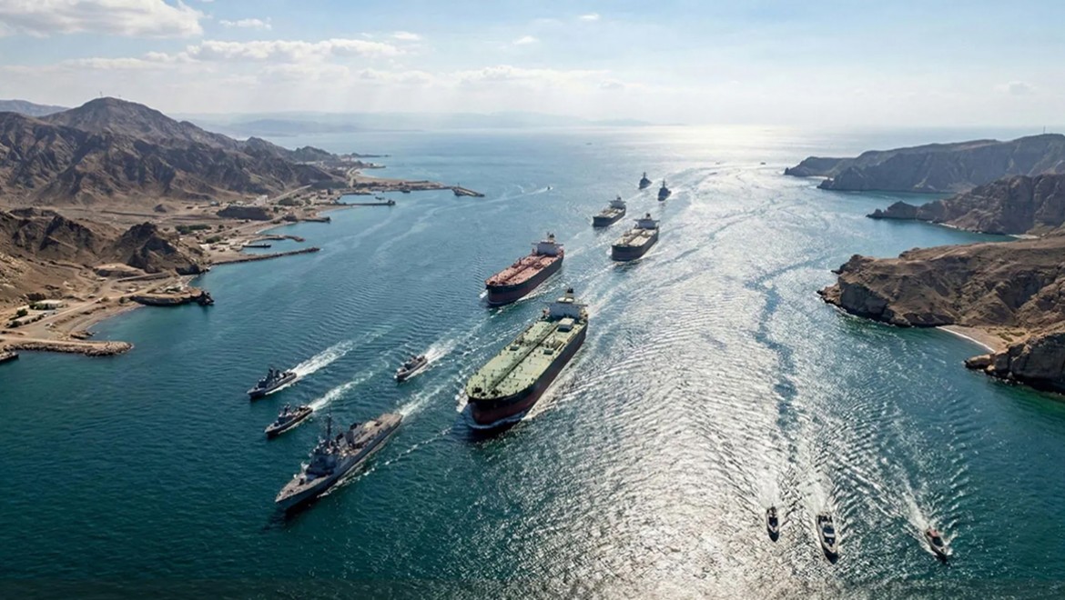 Hürmüz Boğazı yeniden kapatıldı, iki petrol tankeri durduruldu