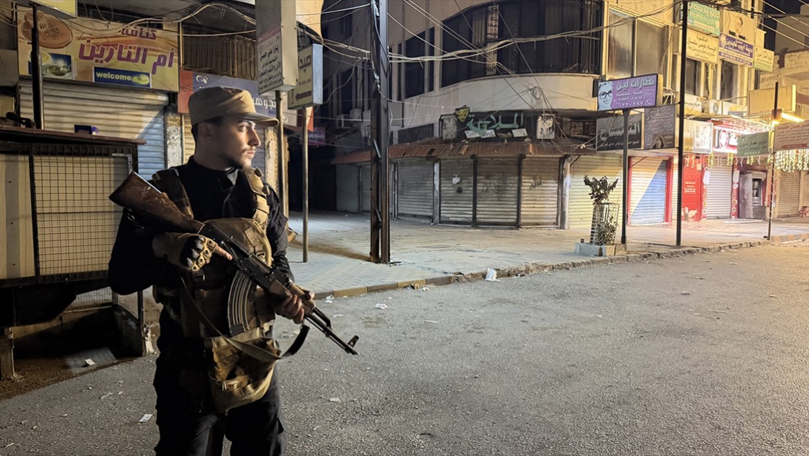 Suriye'nin Lazkiye ilinde sokağa çıkma yasağı ilan edildi