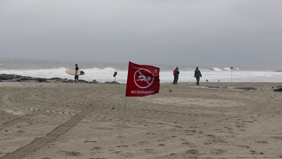 Erin Kasırgası nedeniyle New York'ta plajlar kapatıldı