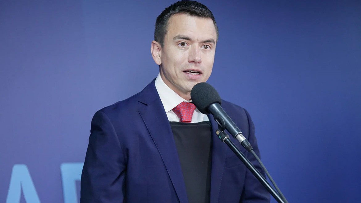 Ekvador'da Başkan Naboa güven tazeledi