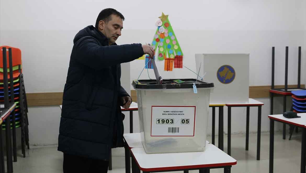 Kosova seçimlerinde oy kullanma işlemi başladı