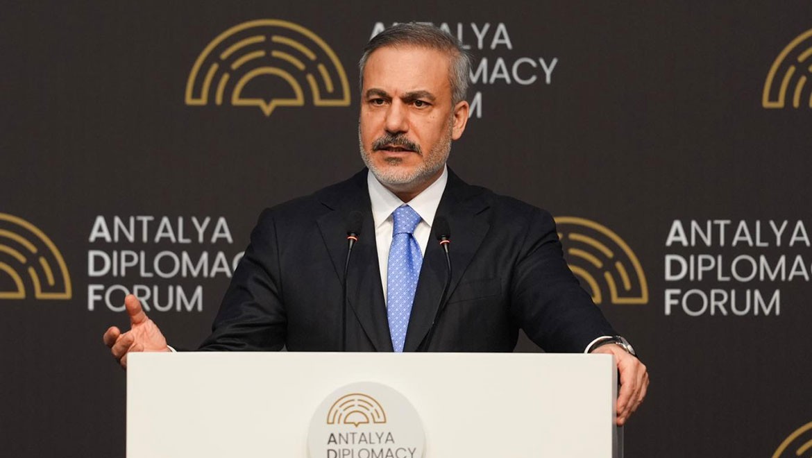 "Tarih ve zemin üzerinde çalışıyoruz"