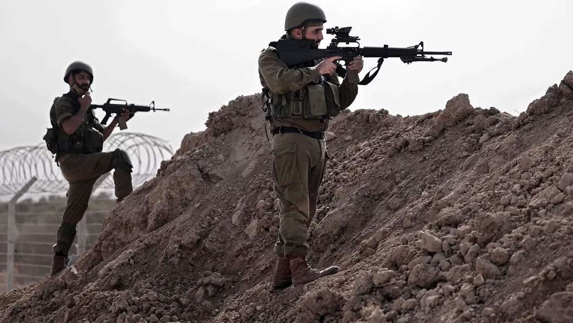 İsrail diplomatlara ateş açtı