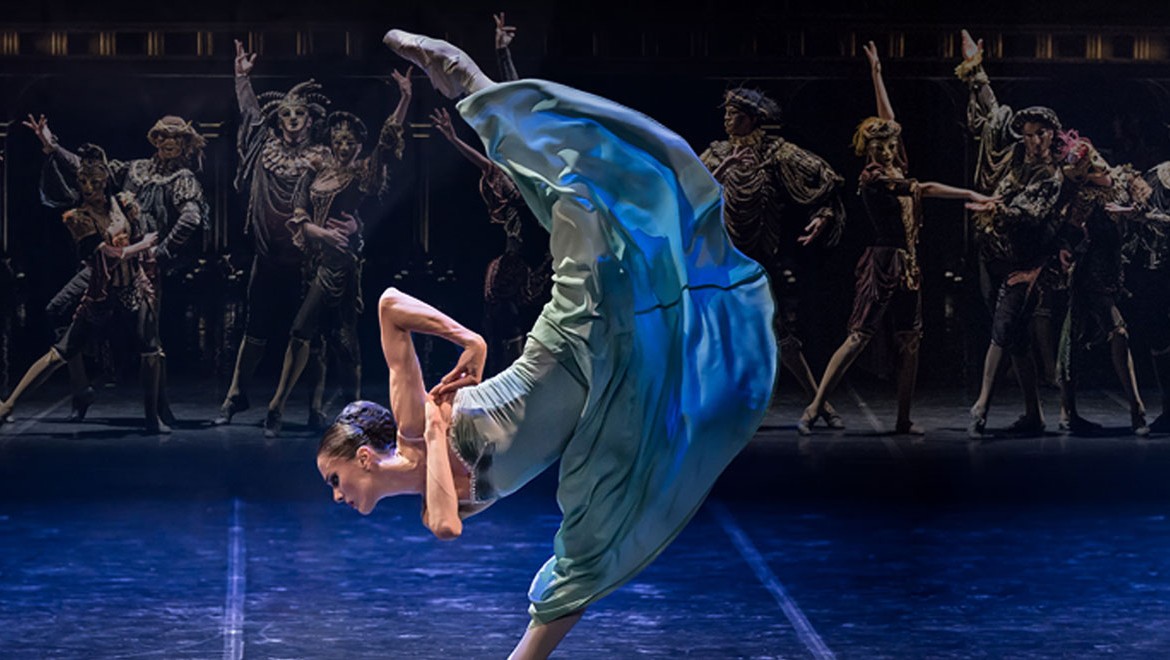 "Anna Karenina" AKM sahnesinde