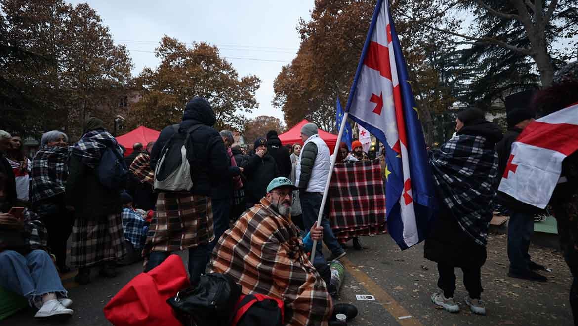 Gürcistan'da muhalifler gösterilerini sürdürüyor