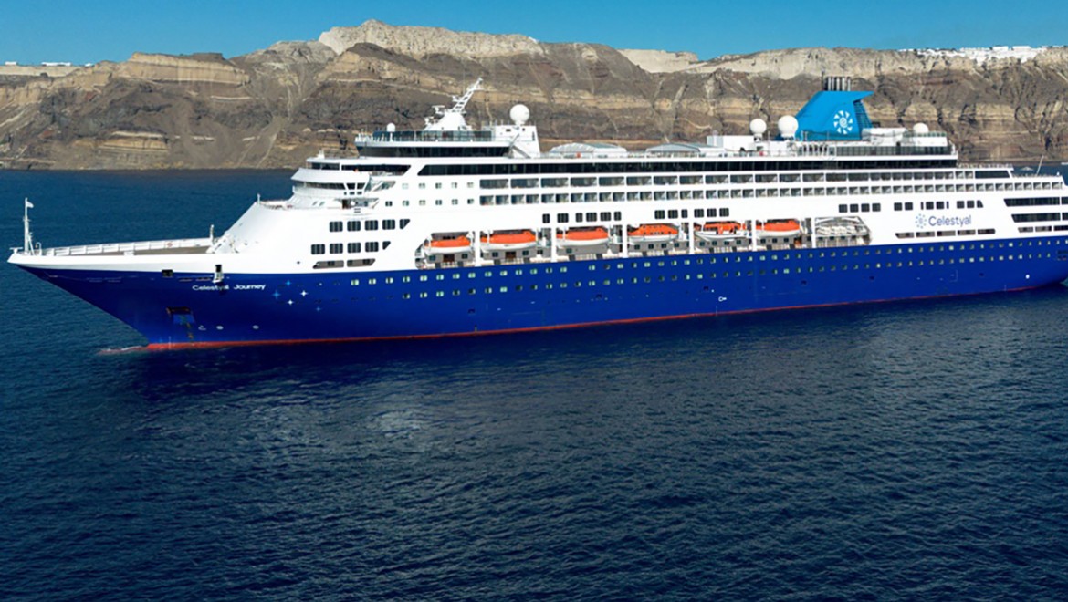 Savaşın başından beri ilk yolcu gemisi Hürmüz Boğazı'ndan geçti