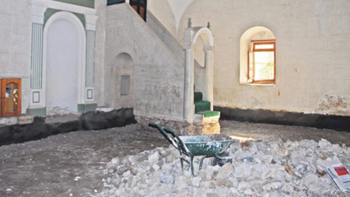 5 asırlık camide define bilmecesi