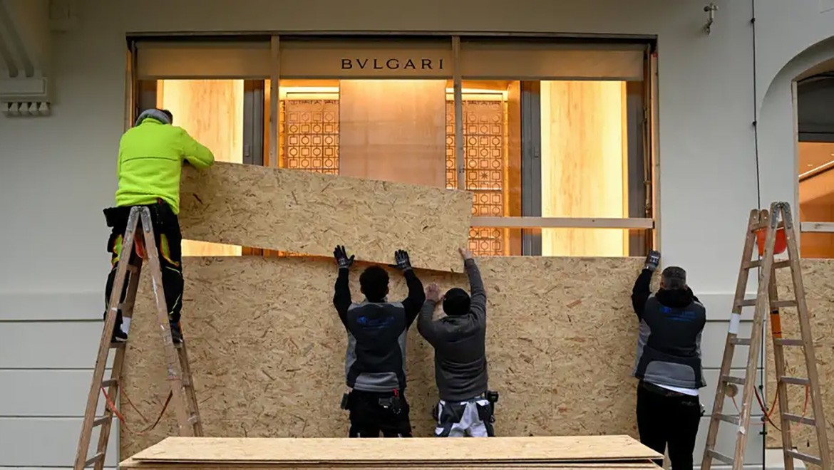 Fransa'dan sonra Almanya'da da Z kuşağı sokakta