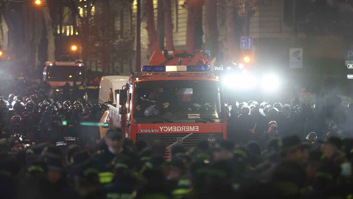 Gürcistan'da polis göstericilere müdahale etti