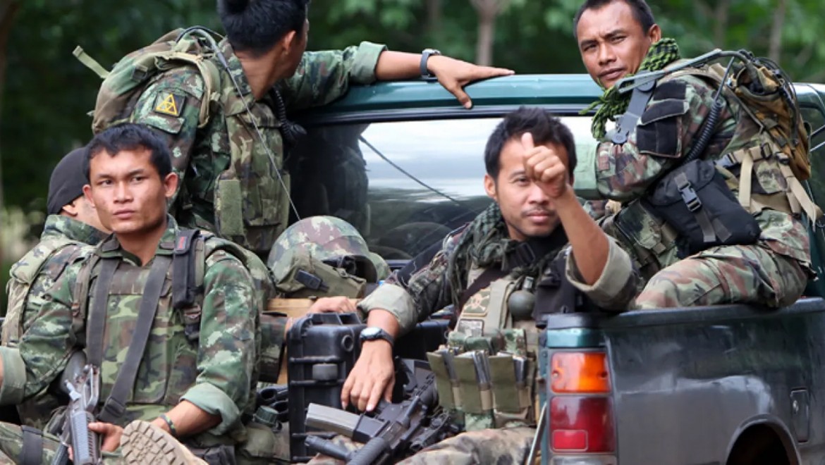 Tayland, 155 gündür alıkoyduğu 18 Kamboçyalı askeri iade etti