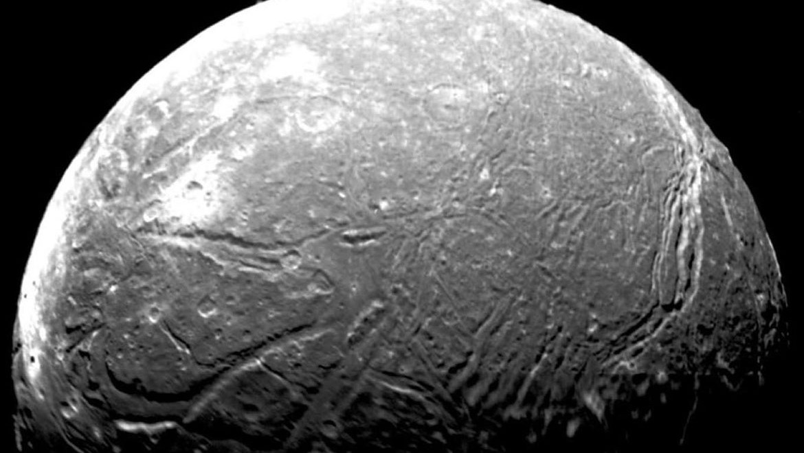 Uranüs'ün uydusundaki gizli okyanus