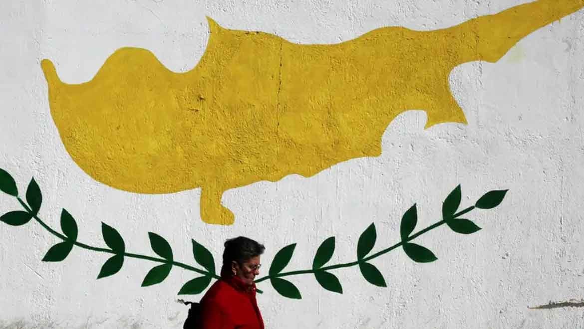 Kıbrıs'ta kadınlar da askerlik yapabilecek