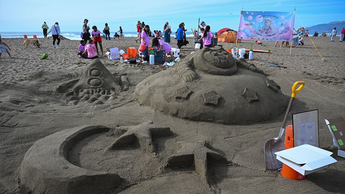 Kumdan heykel yarışması